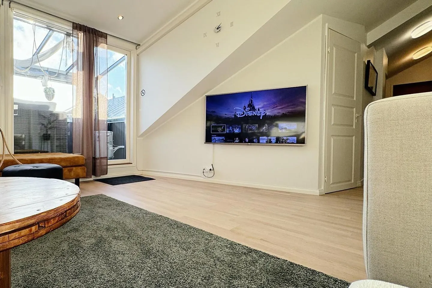 Central Skyroom - Sauna, Family-Friendly & City Skyline Views Helsinki Apartment
