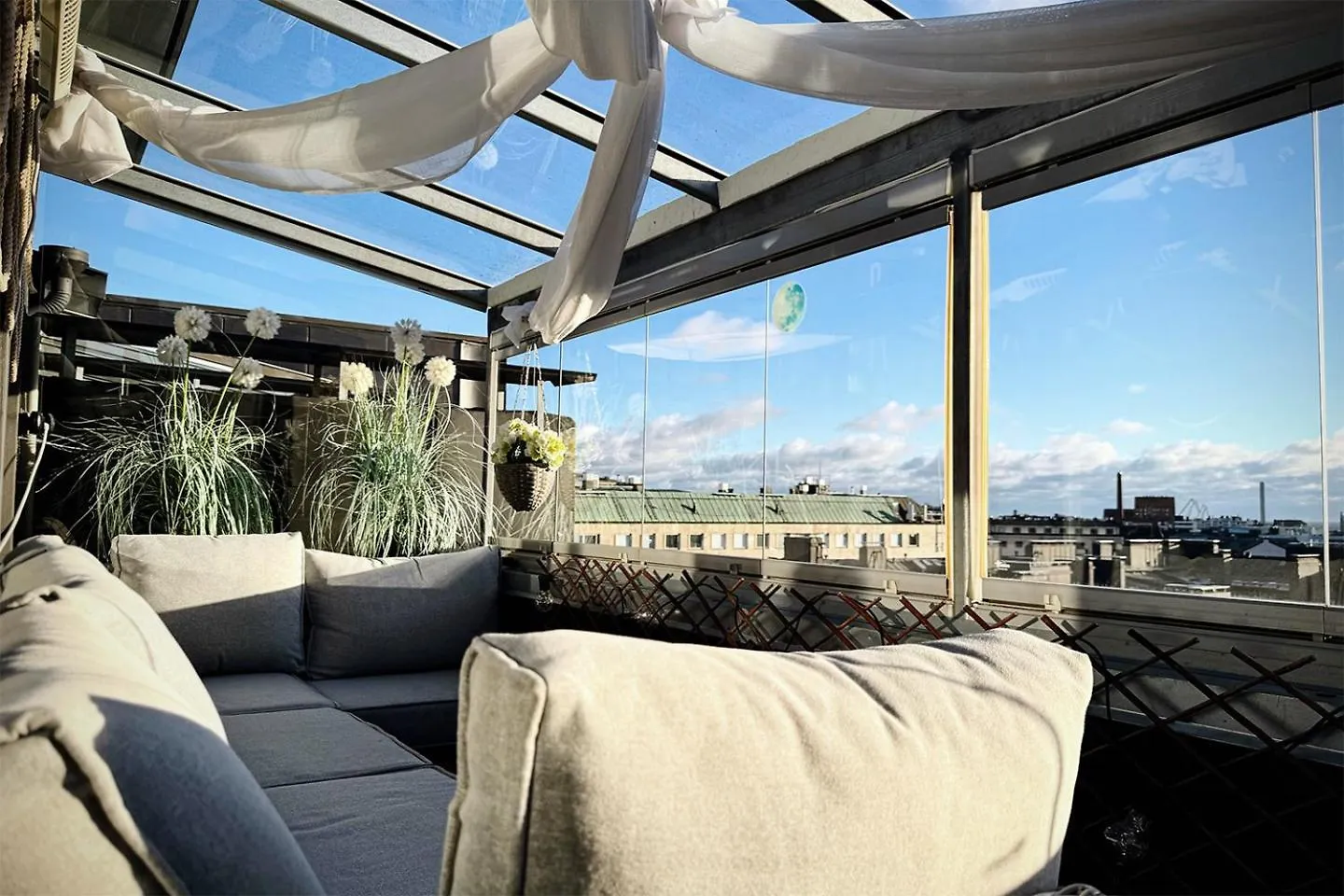 Apartment Central Skyroom - Sauna, Family-Friendly & City Skyline Views Helsinki